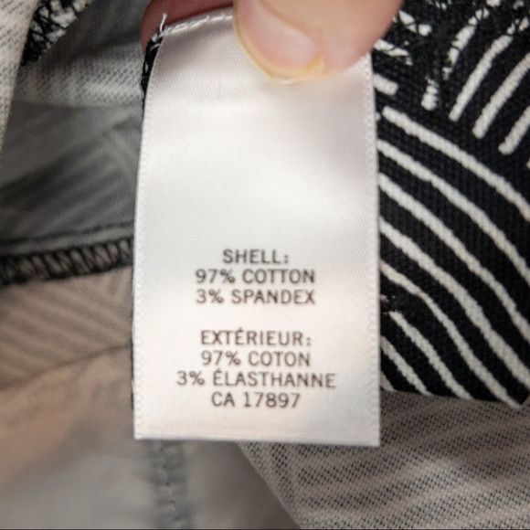 BANANA Republic  Ryan Fit Black and White Basket Weave Shorts - S… - Picture 3 of 5